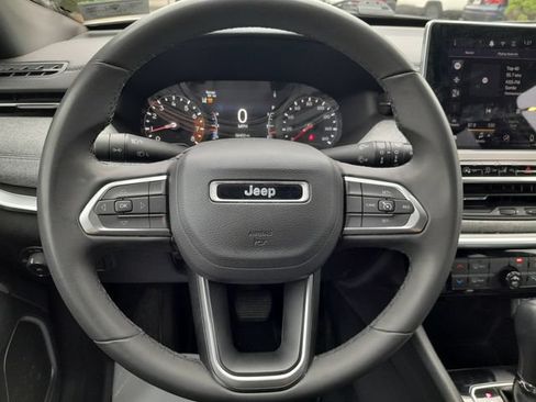 Used 2024 Jeep Compass Latitude AWD/4WD image 13