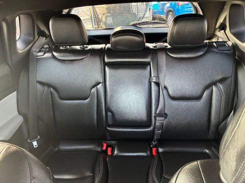 Used 2025 Jeep Compass Limited image 39