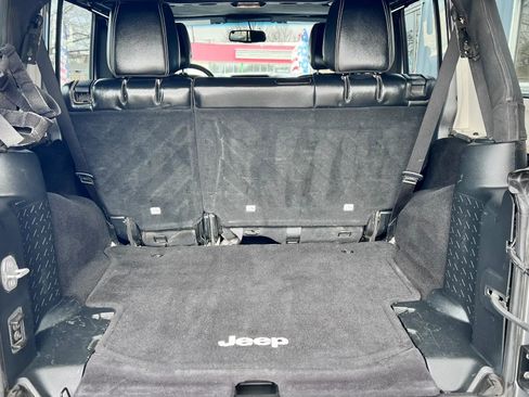 Used 2017 Jeep Wrangler Unlimited Sport image 17
