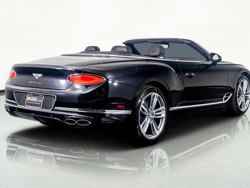 Used 2023 Bentley Continental GT V8 image 17