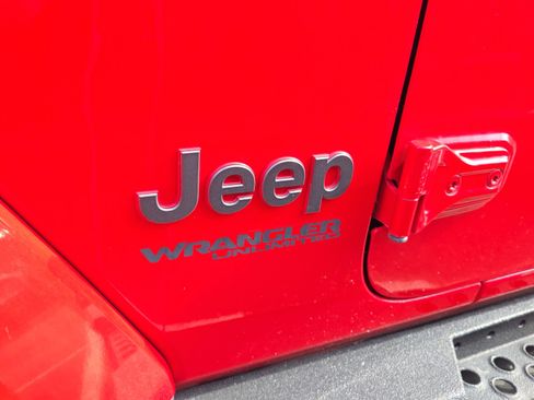 Used 2019 Jeep Wrangler Unlimited Rubicon AWD/4WD image 6