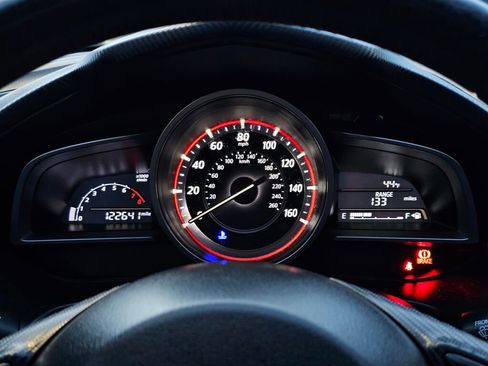 Used 2016 MAZDA MAZDA3 i Touring w/ Popular Equipment Package image 19