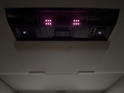 Used 2018 GMC Yukon Denali w/ Denali Ultimate Package image 34