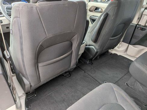 Used 2018 Chrysler Pacifica Touring Plus image 17