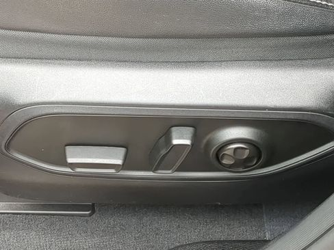 Used 2023 Jeep Grand Cherokee Limited w/ Luxury Tech Group II image 17