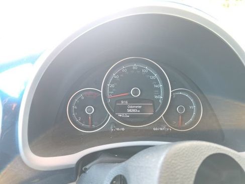 Used 2019 Volkswagen Beetle 2.0T SE FWD image 12