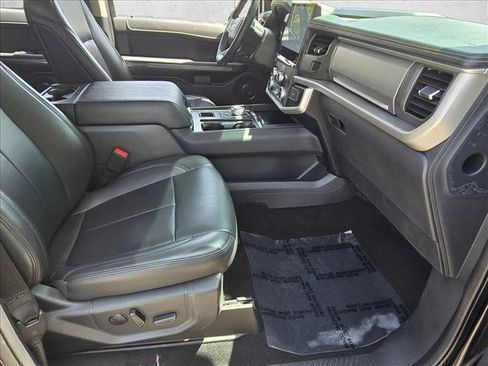 Certified 2024 Ford Expedition XLT RWD image 20