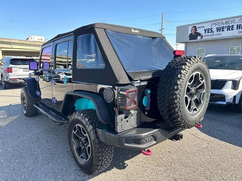 Used 2015 Jeep Wrangler Unlimited Rubicon AWD/4WD image 7