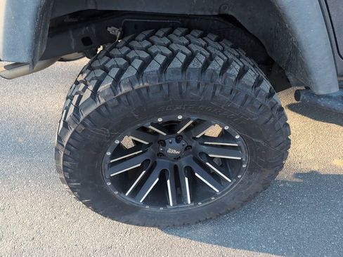 Used 2017 Jeep Wrangler Unlimited Sport w/ Quick Order Package 24S image 10