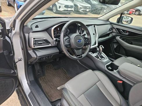 Used 2025 Subaru Outback Onyx Edition AWD/4WD image 13