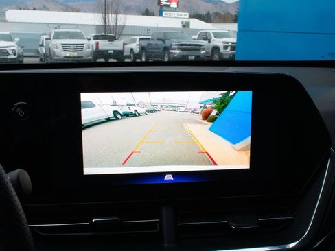 Used 2025 Chevrolet Trax RS image 12