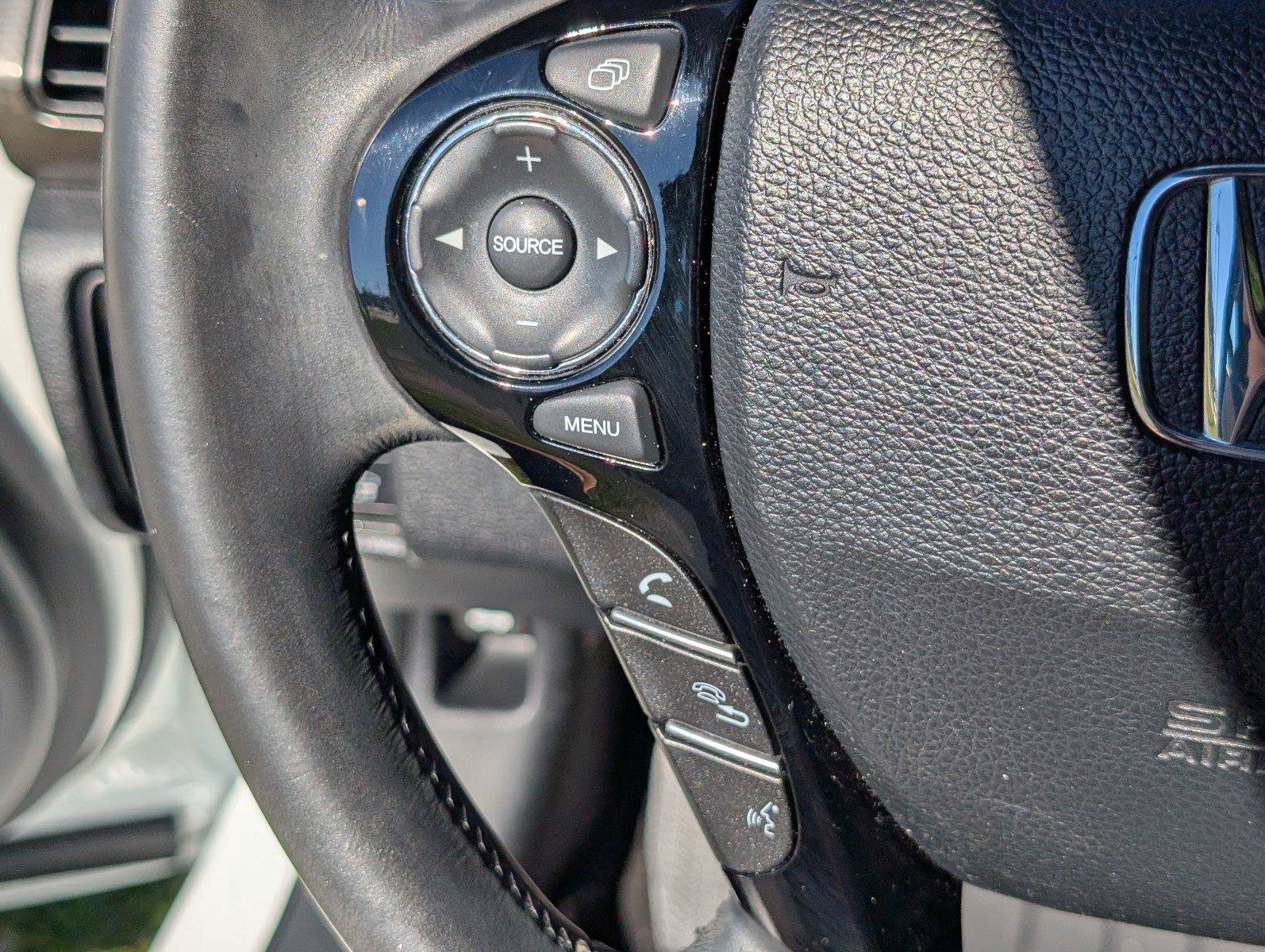 Used 2017 Honda Accord Touring image 31