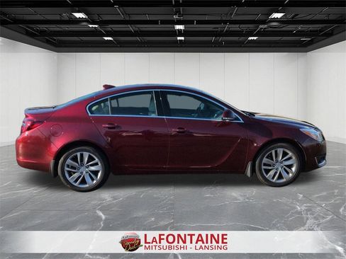Used 2017 Buick Regal Premium w/ Driver Confidence Package #2 image 11