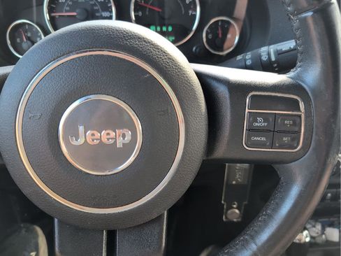 Certified 2018 Jeep Wrangler Unlimited Sahara image 15