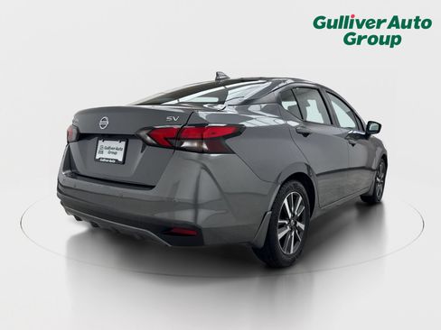 Used 2021 Nissan Versa SV FWD image 8