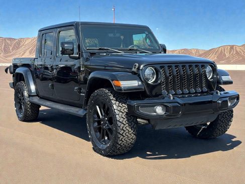Used 2023 Jeep Gladiator Overland AWD/4WD image 2