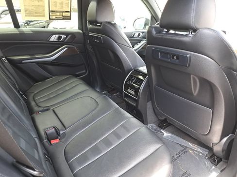 Used 2022 BMW X5 xDrive40i w/ M Sport Package AWD/4WD image 11