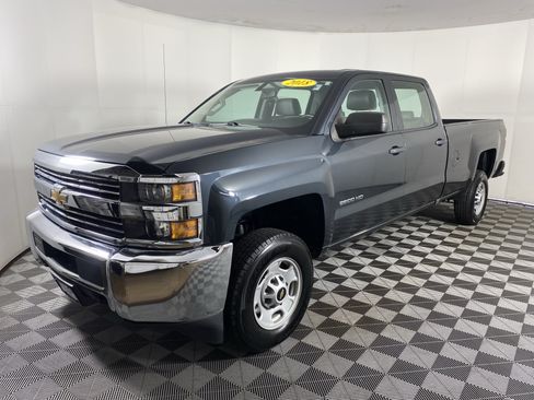Used 2018 Chevrolet Silverado 2500 W/T AWD/4WD image 8
