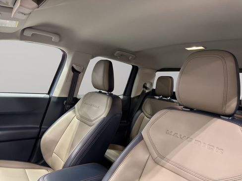 Used 2025 Ford Maverick Lariat w/ 4K Tow Package image 5