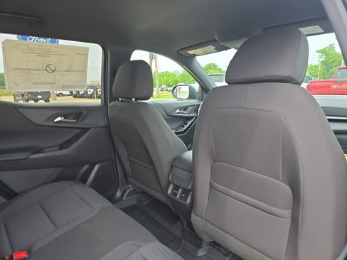 Used 2026 Chevrolet Equinox LT w/ Safety and Technology Package FWD image 16
