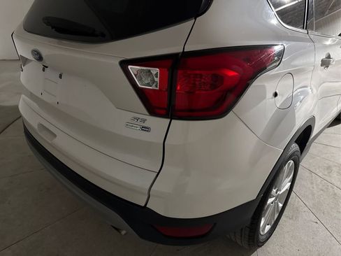 Used 2019 Ford Escape SE image 34