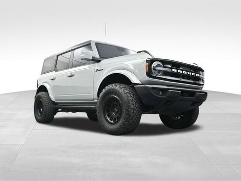 Used 2024 Ford Bronco Outer Banks image 27