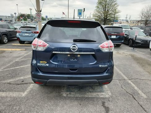 Used 2016 Nissan Rogue SV w/ SV Premium Package image 4