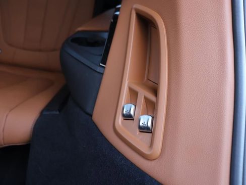 Used 2021 BMW X7 xDrive40i w/ M Sport Package image 23