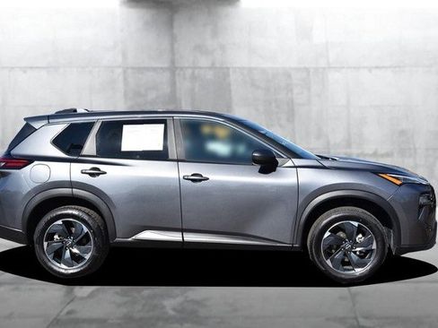 Certified 2024 Nissan Rogue SV image 5