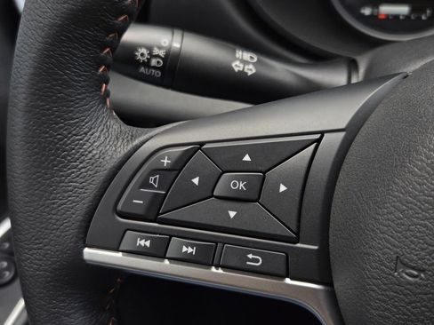 New 2025 Nissan Versa SR w/ Trunk Package image 23