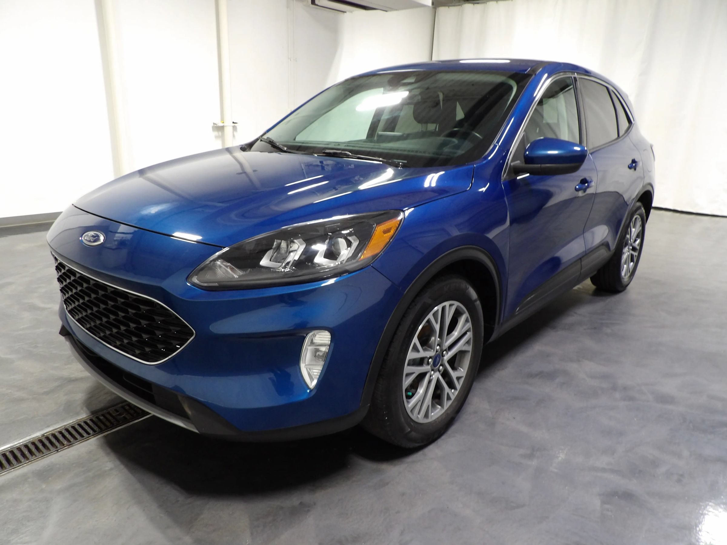 Used 2022 Ford Escape SEL FWD image 3