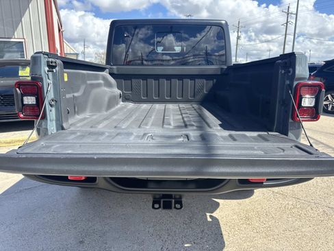 Used 2024 Jeep Gladiator Rubicon w/ Convenience Group image 8