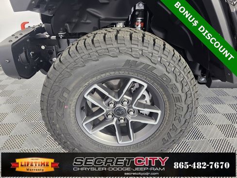 New 2025 Jeep Gladiator Mojave image 8