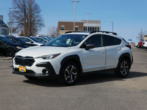 Used 2024 Subaru Crosstrek 2.0i Premium image 3