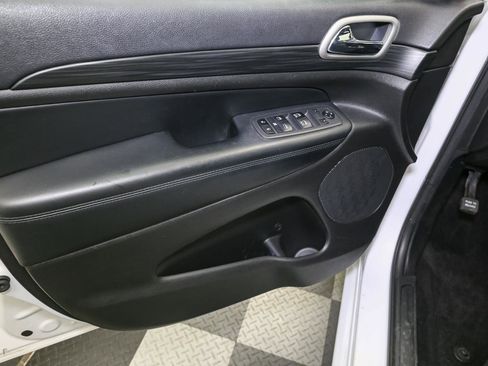 Used 2019 Jeep Grand Cherokee Altitude image 43