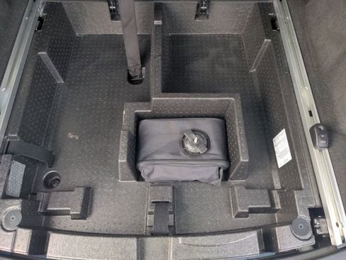 Used 2017 Cadillac XT5 Premium Luxury w/ LPO, Wheel Lock Package image 18