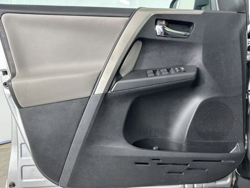 Used 2016 Toyota RAV4 XLE AWD/4WD image 23