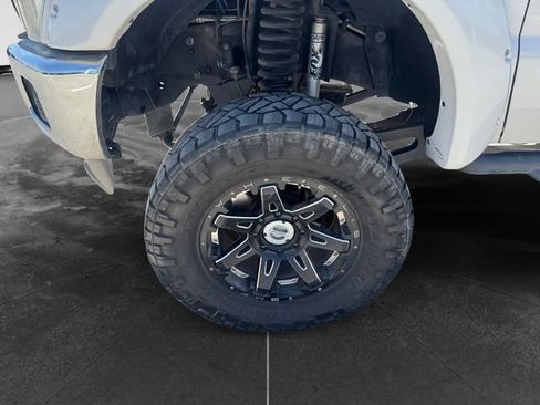 Used 2016 Ford F250 Lariat w/ Lariat Ultimate Package AWD/4WD image 9