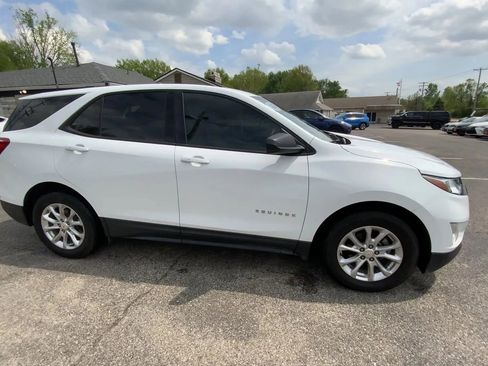 Used 2018 Chevrolet Equinox LS FWD image 9