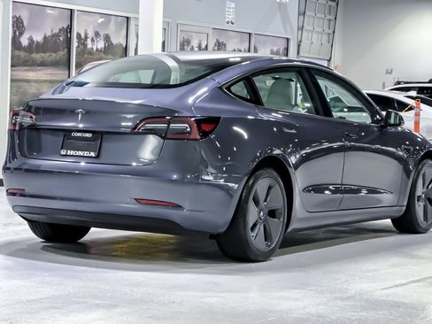 Used 2023 Tesla Model 3 Standard Range RWD image 9