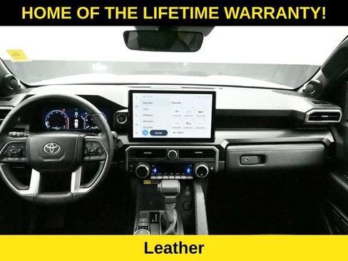 Used 2025 Toyota 4Runner Limited AWD/4WD image 15