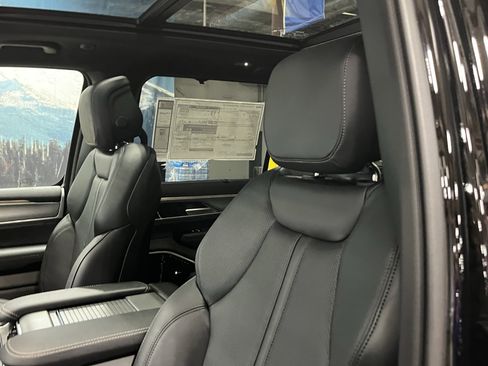 New 2026 Jeep Grand Wagoneer Limited AWD/4WD image 20