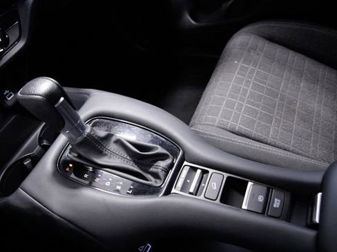 Certified 2023 Honda HR-V LX image 27