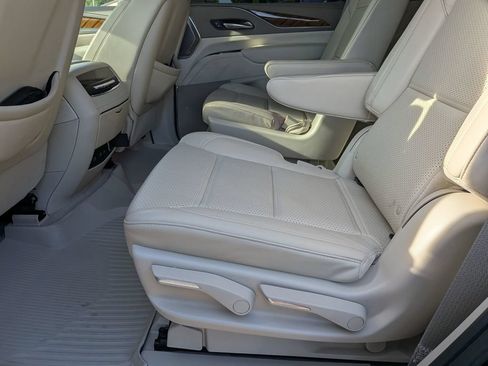 Used 2024 Cadillac Escalade Sport Platinum w/ LPO, ONYX Package AWD/4WD image 23