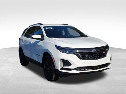 Certified 2022 Chevrolet Equinox RS w/ LPO, Floor Liner Package image 7