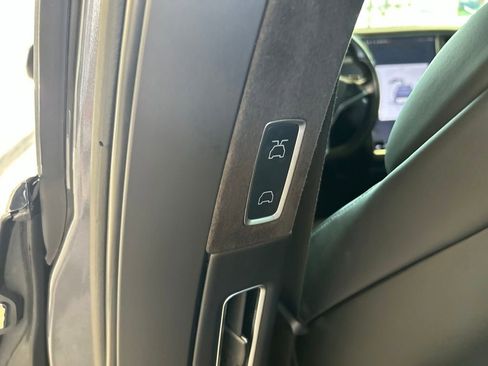 Used 2018 Tesla Model X 75D AWD/4WD image 36
