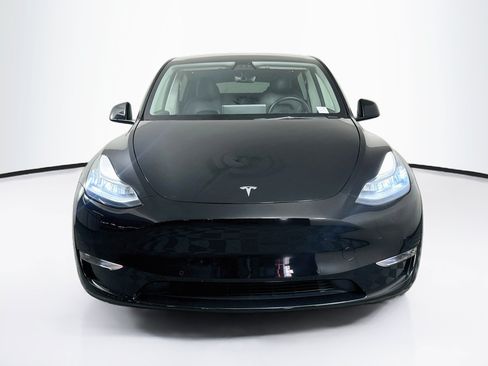 Used 2022 Tesla Model Y Long Range AWD/4WD image 2
