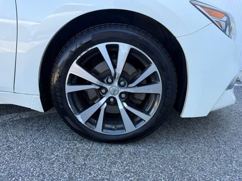 Used 2018 Nissan Maxima 3.5 SV FWD image 13