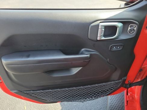 Used 2019 Jeep Wrangler Sport image 16