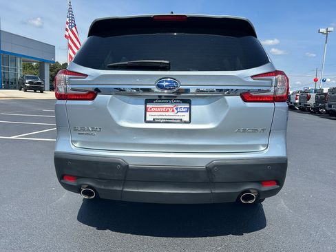 Used 2024 Subaru Ascent Premium w/ Convenience Package image 8
